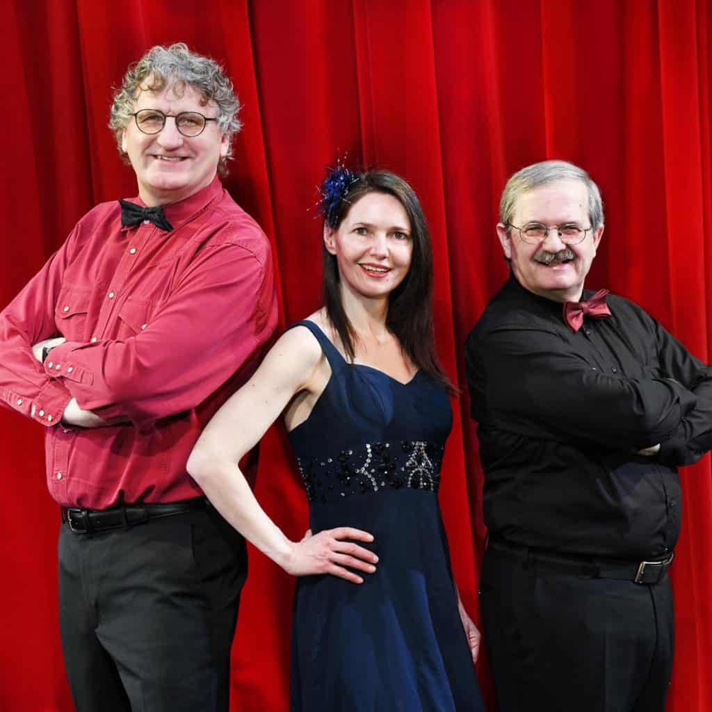 Die Kaktusblüte - seriös Das Kabarett Die Kaktusblühte ist zum Frauentag zu Gast im Schloss Foto- Kabarett Die Kaktusblüte