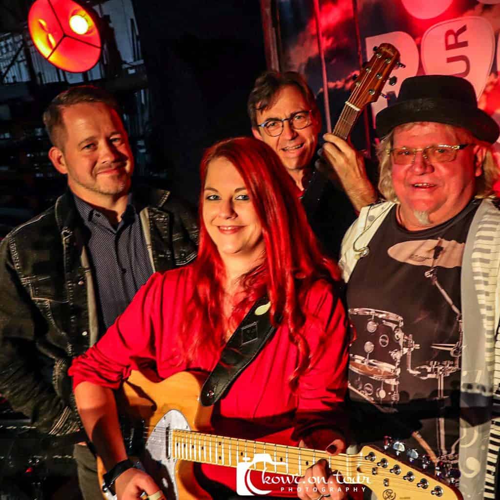 Ostrock Pur spielen zum Schloss-open-air in Senftenberg Foto- Thomas Hergert.